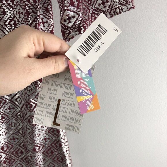 Lularoe Elegant Gigi Size Large Shirt Red Silver Aztec Pattern Rare Holiday - Picture 4 of 15